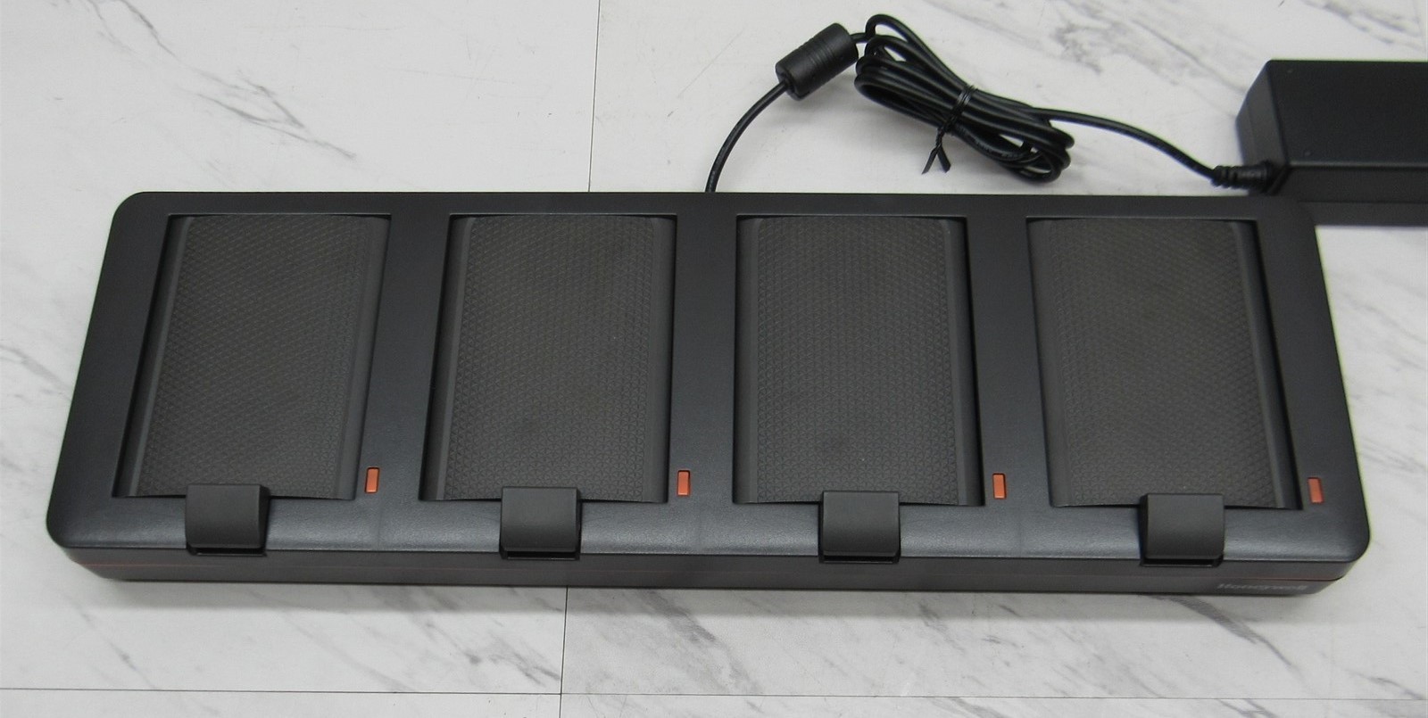 NEW Honeywell Quad Battery Charger Cradle CT40-QBC Dolphin CT40 CT45 CT50
