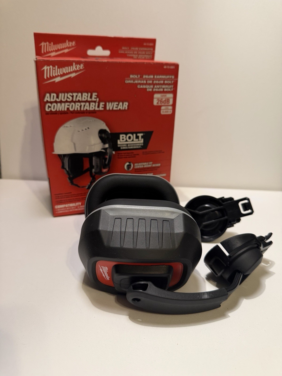 Milwaukee Bolt 26 dB Plastic PPE Ear Muffs Black/Red 48-73-3251