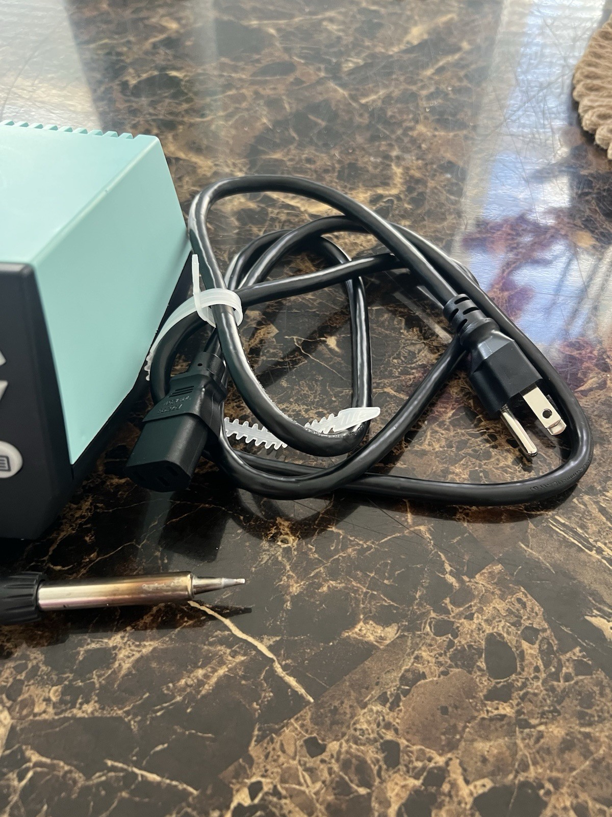 Weller We1010na 70 Watt Digital Soldering Station – 110/120 Volt