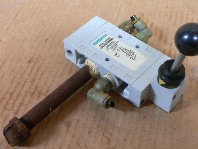 Numatics L22ld452o000000 Pneumatic 4-Way Hand Lever Valve