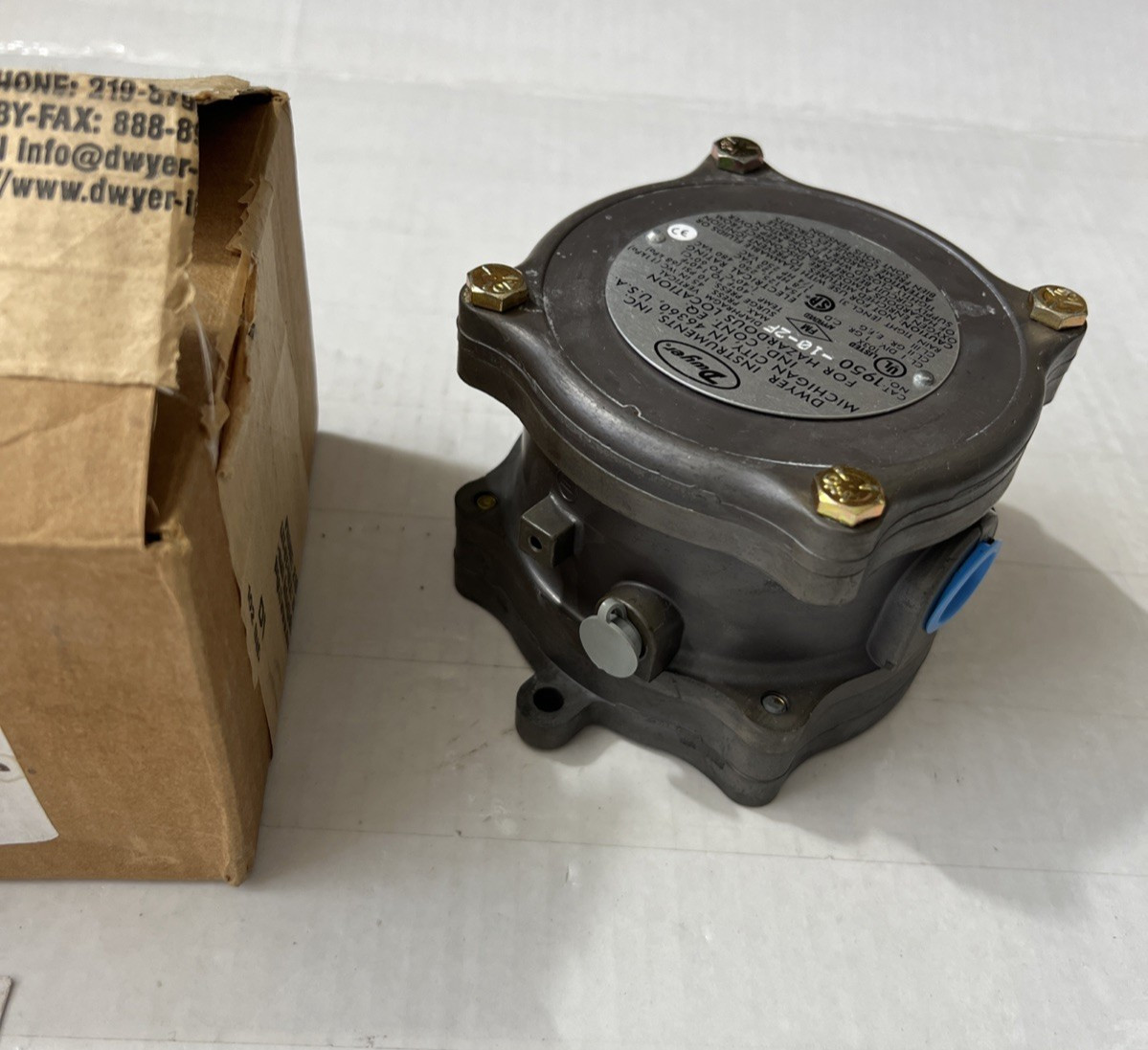 Dwyer 1950 10-2F Pressure Switch