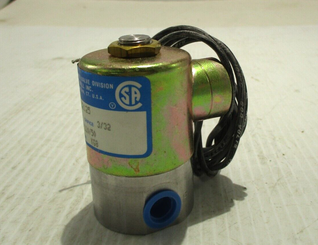 NEW HONEYWELL SKINNER V52DB2125 SOLENOID VALVE 110/120V COIL