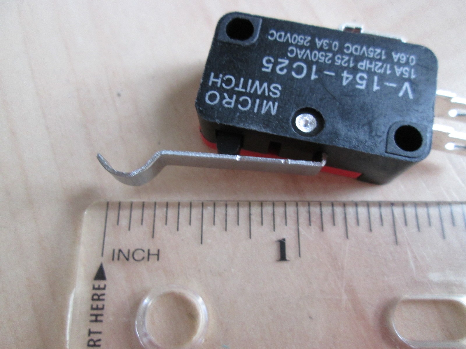 Lot (2) Micro Limit Switch V-154-1C25 with Curved Tip Lever 15A 125/250VAC #E67C
