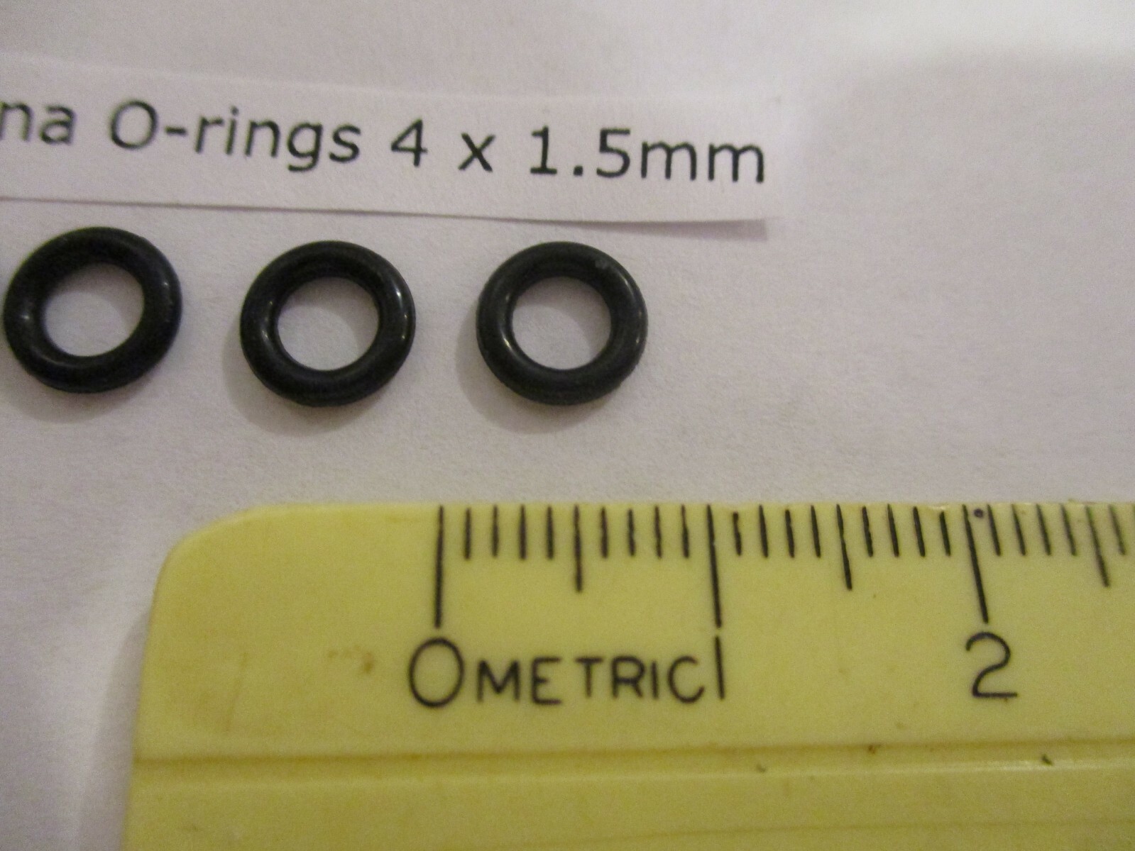 4mm ID x 7mm OD x 1.5mm thick O-ring. Buna-70. Quan 5..