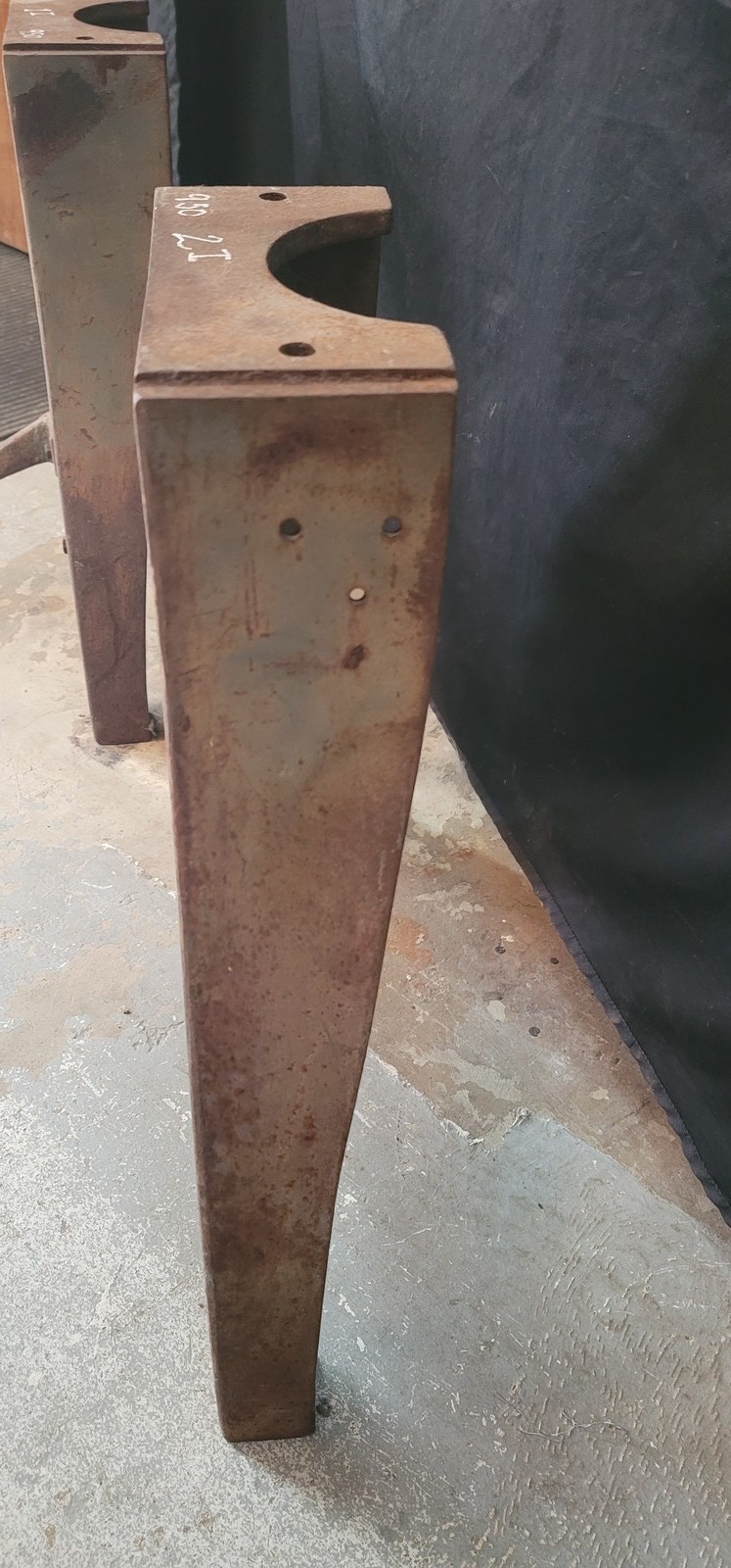 Pair of Cast Iron Factory Machine Tapered Table Base Legs 20 1/2″ T GS00688