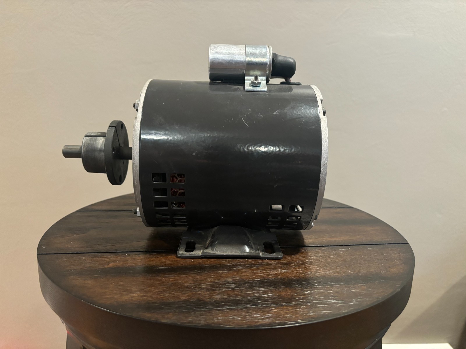 Dayton Fan Motor (Never Used, pulled out of new blower) 1/4 HP. #4YU27A