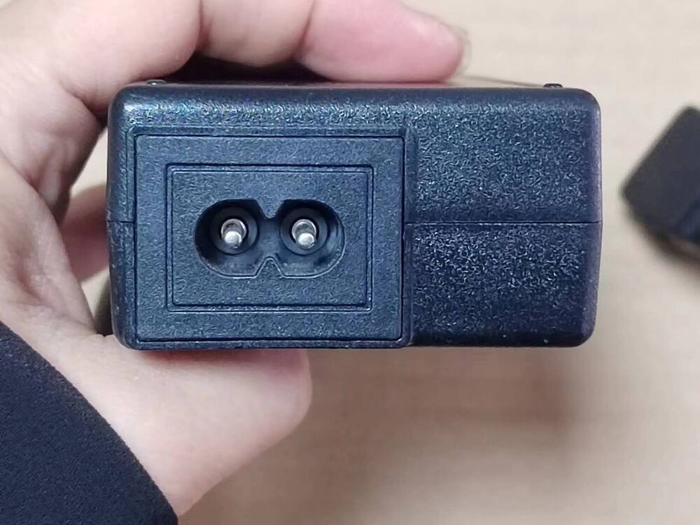 1X GM95-145600-D 14.5V 6.0A 87W 12/24V Car Refrigerator Power Adapter