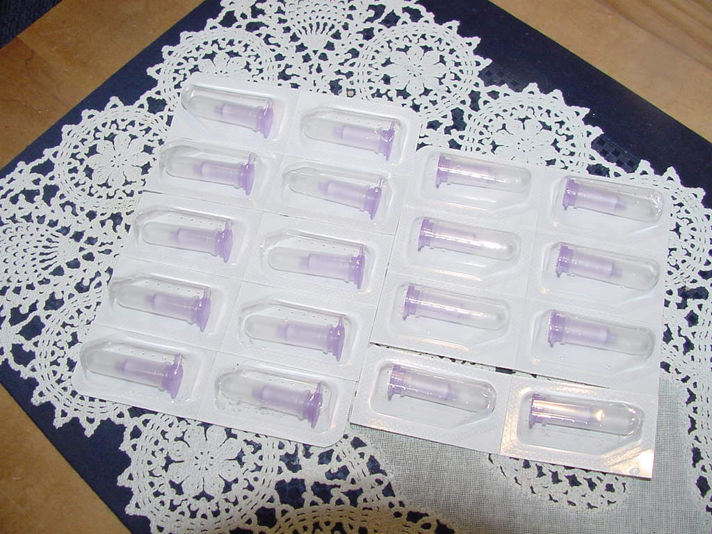 Lot of Eighteen (18) QIAGEN 101171, QIAshredder Mini Spin Columns NEW Sealed!