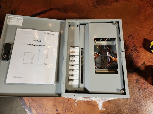Douglas Lighting Controls Empty Enclosure With 24VAC Transformer & 8 Relay Spots