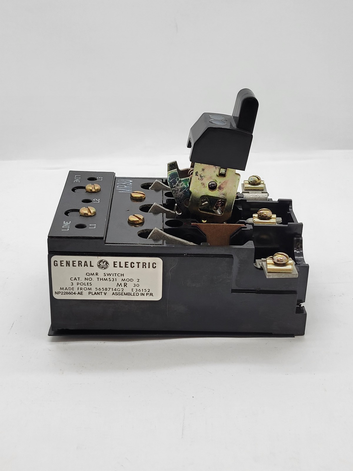 General Electric THMS31 Disconnect Switch Assembly QMR MOD 2 3P Fusible