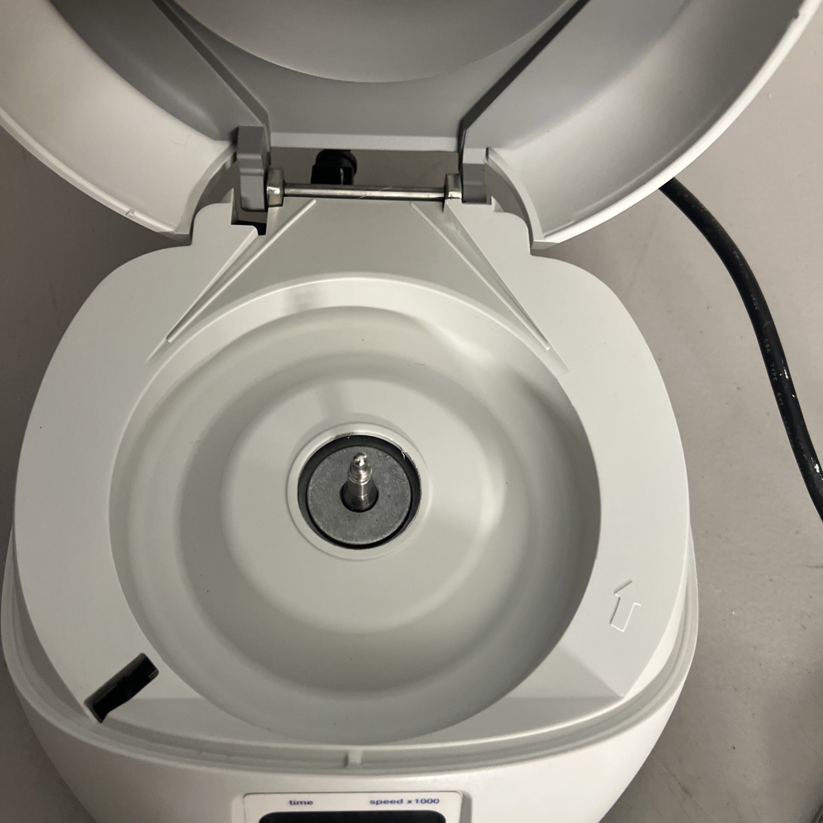 Eppendorf MiniSpin 5452 Microcentrifuge + F45-18-11 Rotor- Tested Working