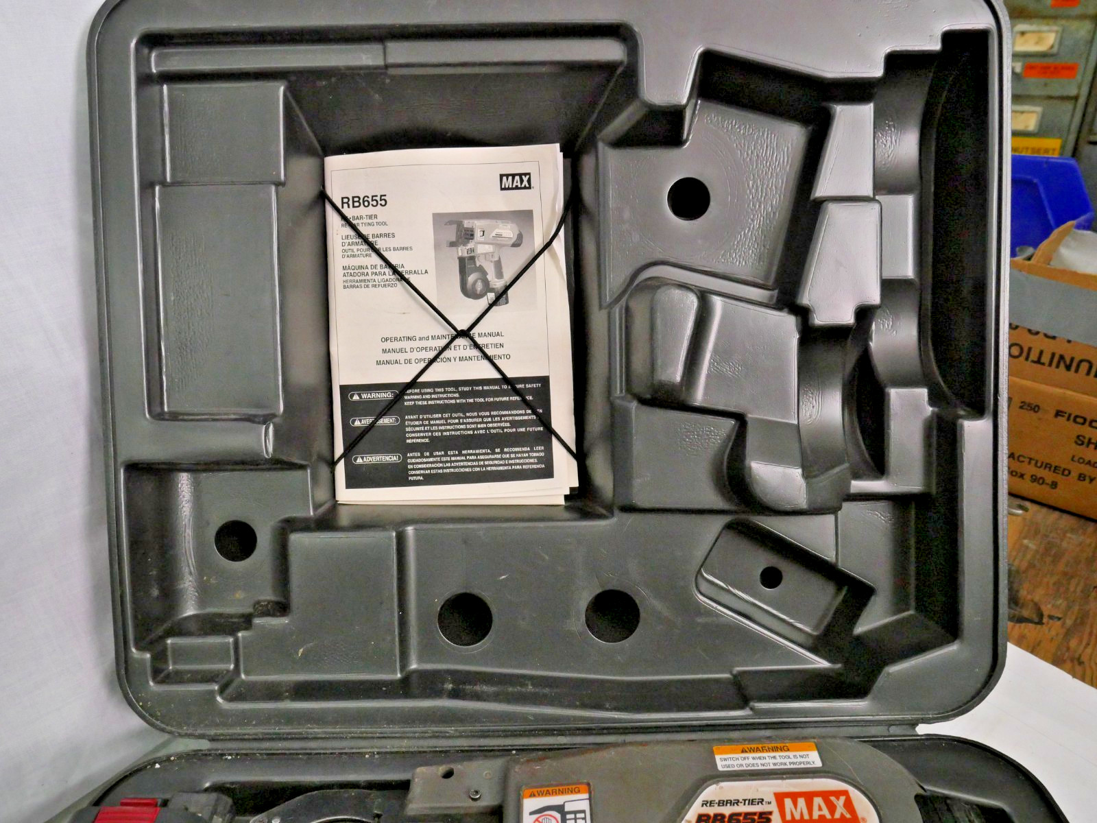 MAX RB655 Rebar Tier with (3) Batteries , Case ,Charger and Manual , Works Fine