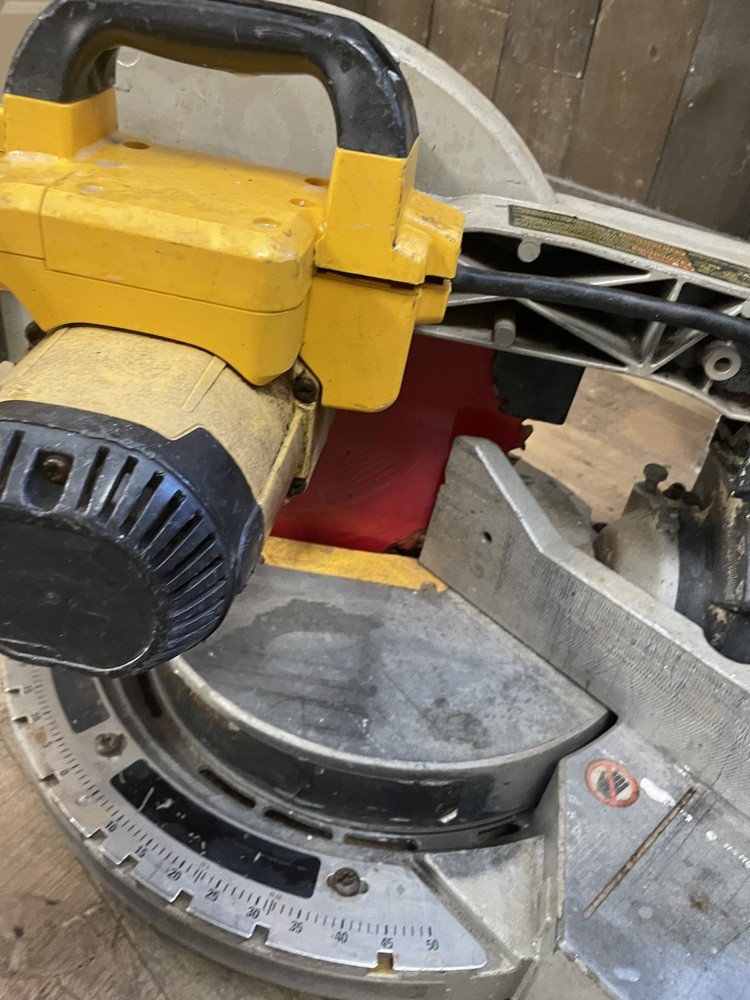 Dewalt Mitre Saw dw715 – PPSKN (323847)