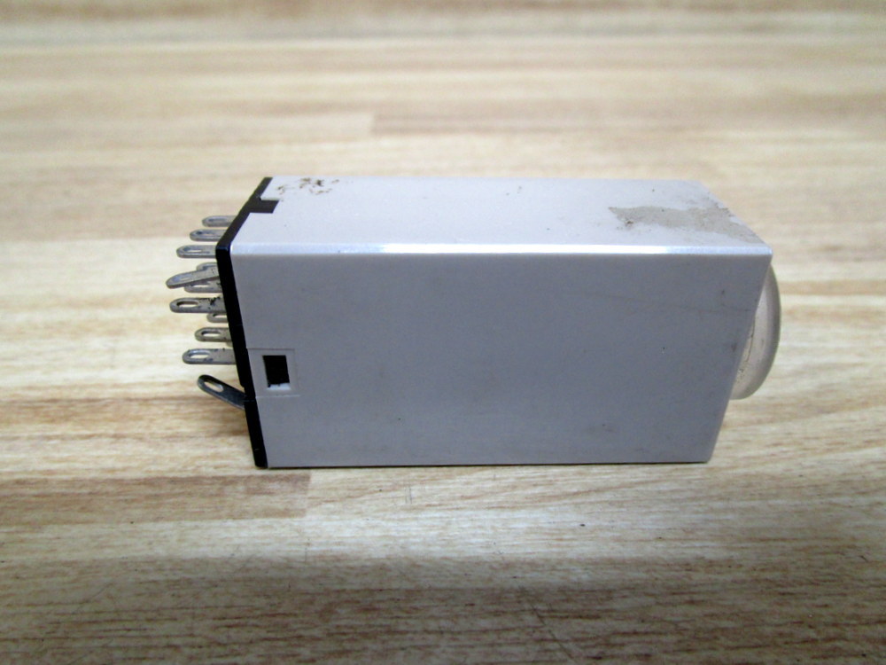 Omron H3Y-4 Timer H3Y4 Range 0-10 Seconds H3Y-4-250VAC-10S