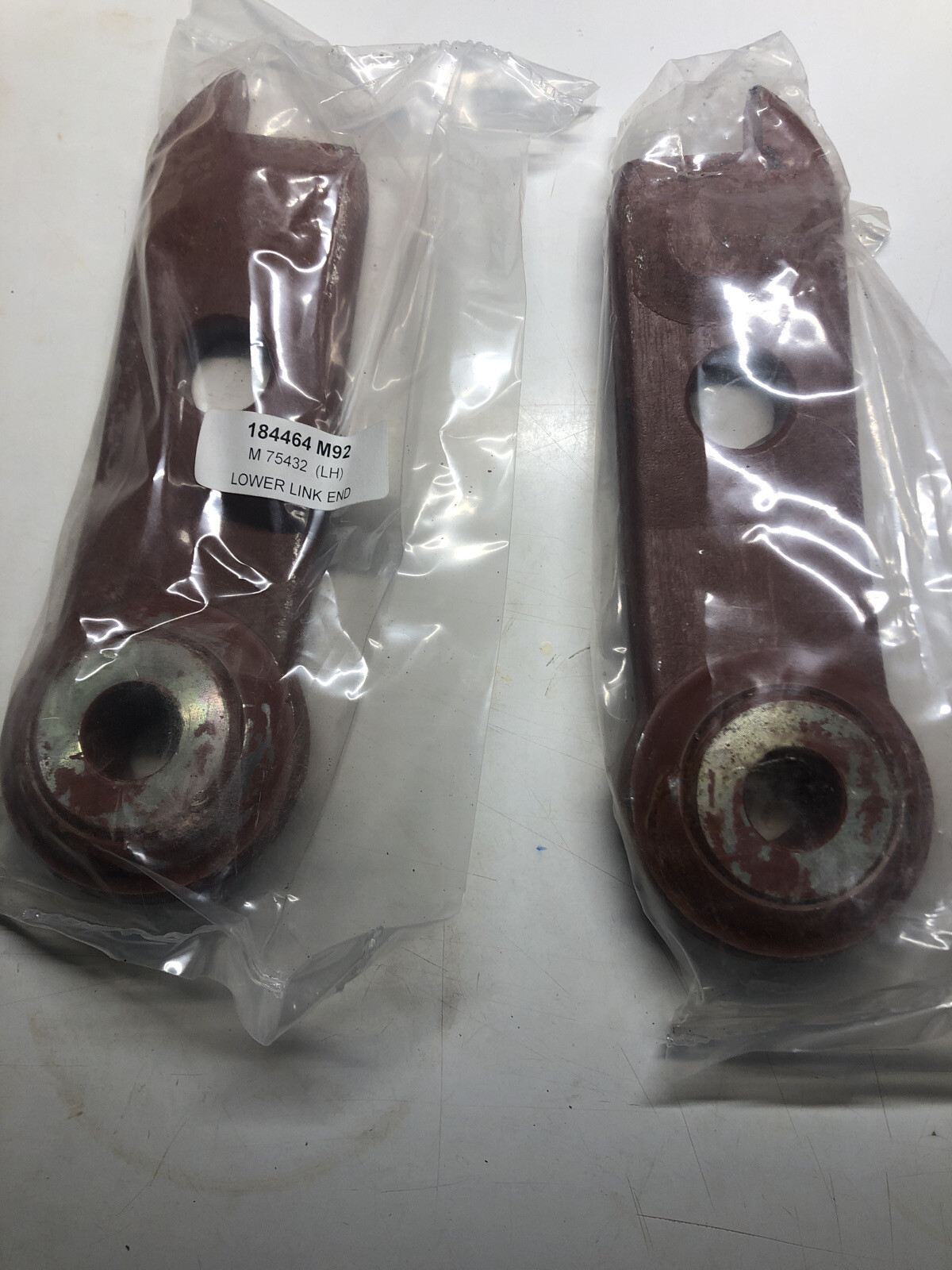 MASSEY FERGUSON Set of Lift Arm Ends 1 of 184464M92 L.H. 1 of 184463M92 R.H.