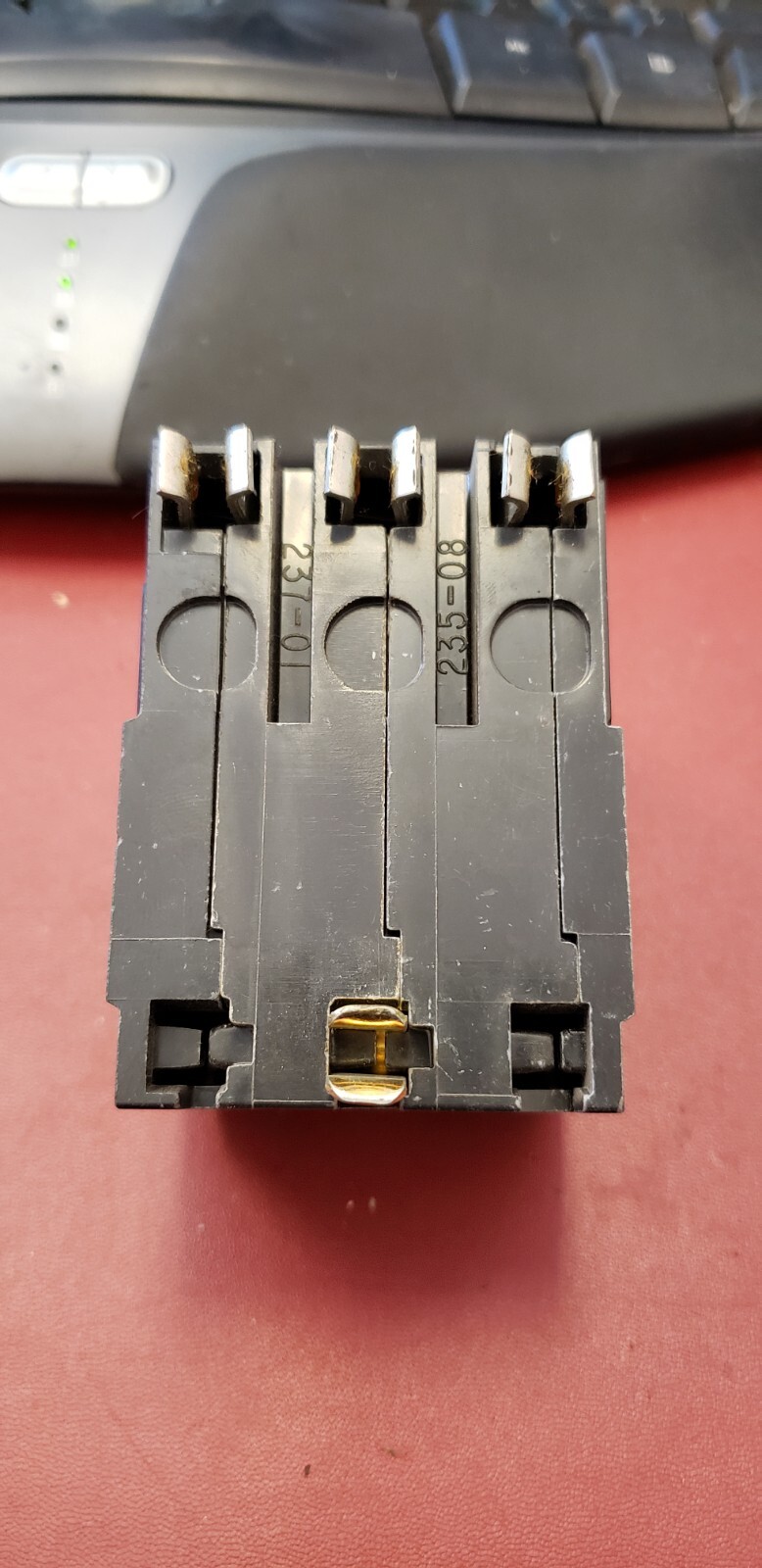 Square D Circuit Breaker 20A 240V 10KA 3 Pole Plug In Mounting Q0320 ( G2-3A)