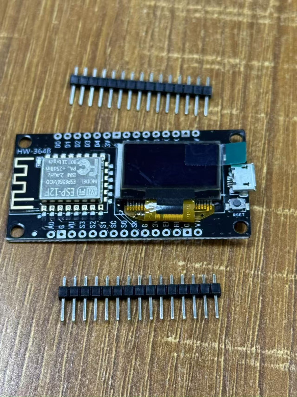 NODEMCU Wemos Wifi ESP8266 ESP-12F CP2102 Micro USB Development Board +0.96″OLED