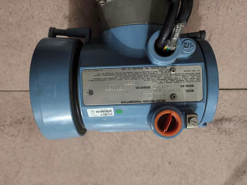 Emerson Micro Motion 1700I12ABAMZZZR100S128NCAAMZZZZ Used 1PCS