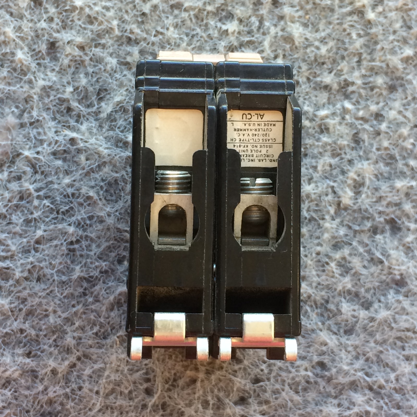 Eaton Cutler Hammer 30Amp 2 Pole Circuit Breaker CH230 METAL FOOT (Half Notch)
