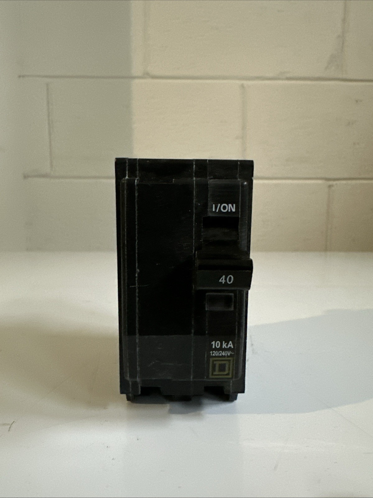 Square D QO240 2-Pole 40 Amp 120/240V Plug-In Circuit Breaker