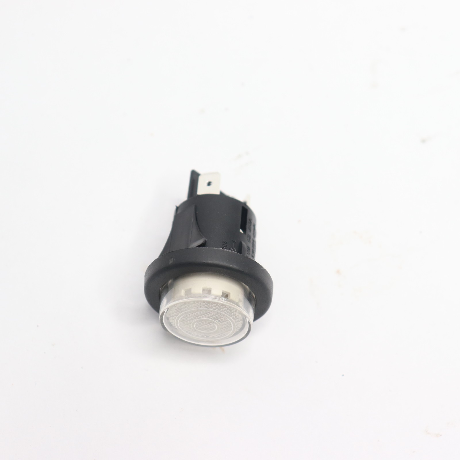 Pushbutton Switch Standard Panel Mount Snap-In 16A 125-250VAC 3/4HP T105