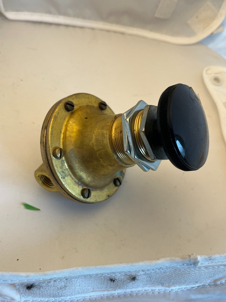 ITT Conoflow GH19XT16568 Manual Loading Regulator, Brass Body, NOS In Org. Box