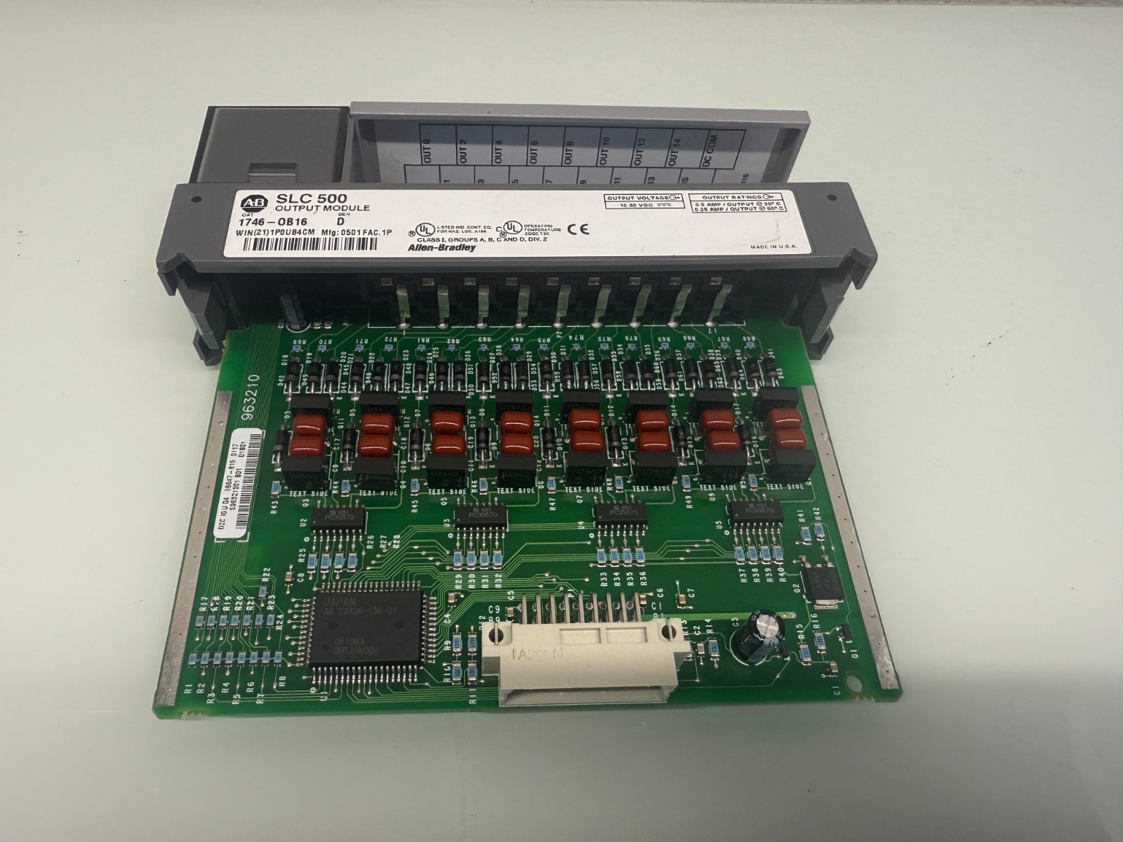 USED EXCELLENT / Allen Bradley 1746-OB16 Ser D SLC500 Output Module