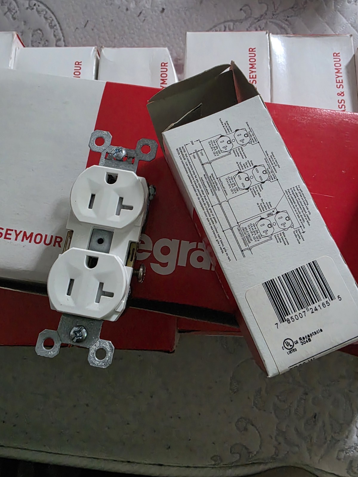 Legrand TR20-W Duplex Receptacle 20A 125V Tamper Resistent BOX OF 10 [ 7 Boxes ]