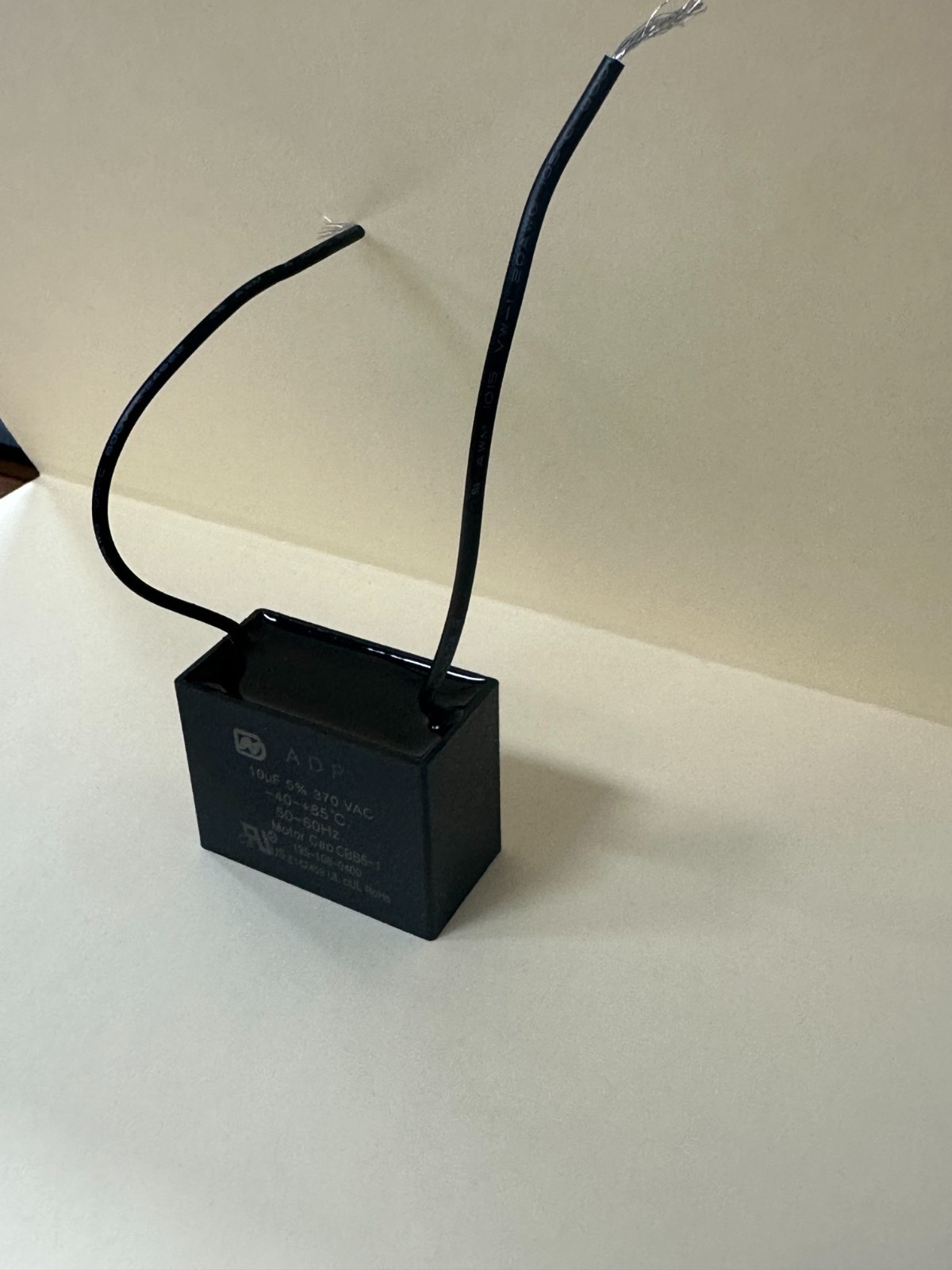 ADP370M106J-M2 10 uF 250-370 VAC Capacitor HIGH QUALITY!! FAST SHIP!!