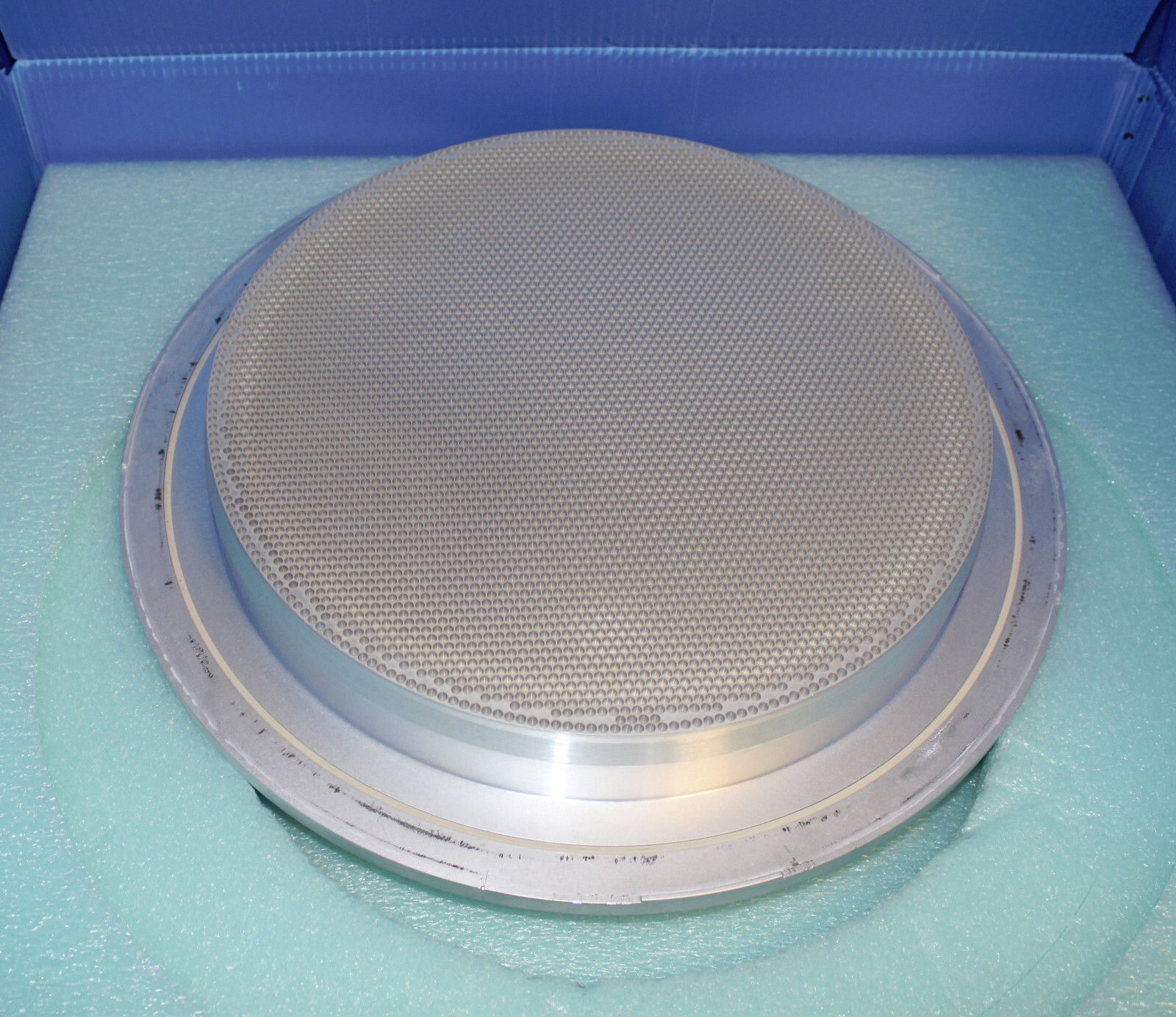 AMAT FACEPLATE LOWK XTRA ROW EXTENDING FLO 300mm Applied Materials 0021-42136