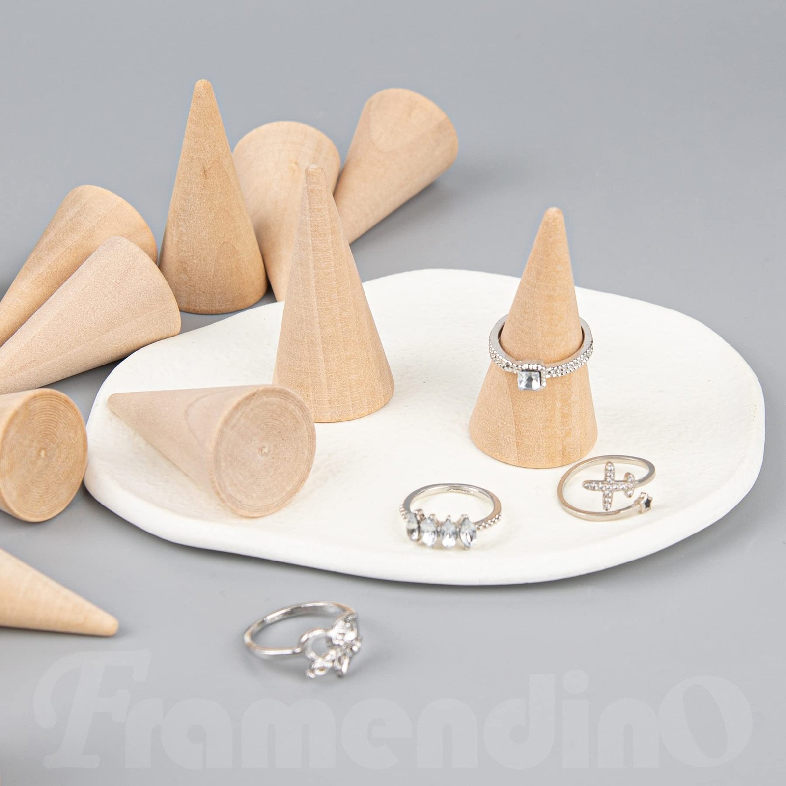 Framendino, 20 Pack Wood Cone Ring Display Stand 20 Pack, Vertical Shaped
