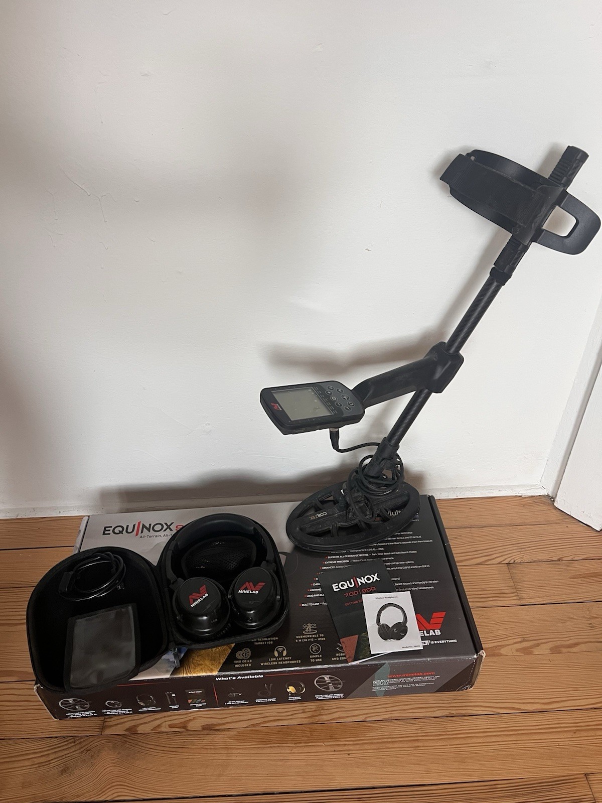 Minelab EQUINOX 900 Multi-IQ Metal Detector – w/ Coiltek 10×5 Coil