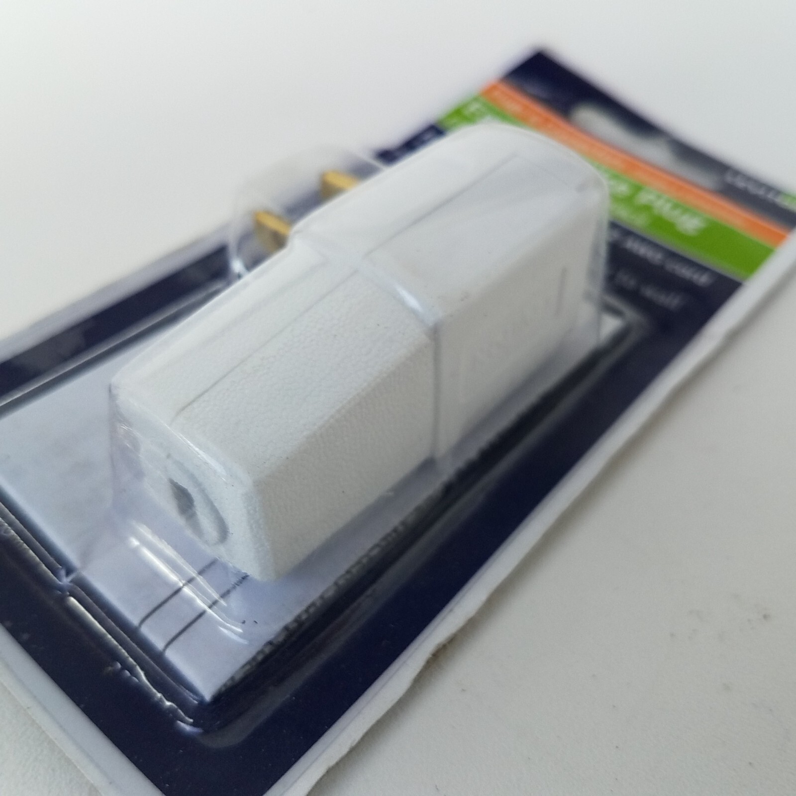 Leviton Plugs & Connectors Easy-To-Wire Plug White No. 321 078477167410 C22-321