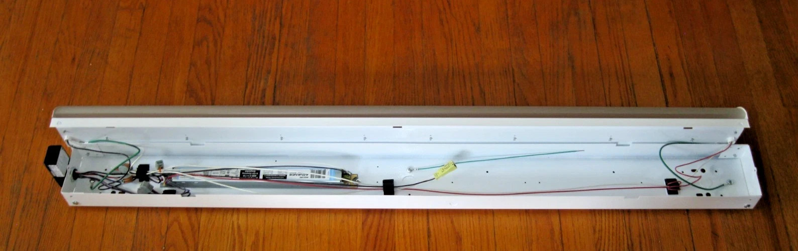 LSI SDL4 LED Strip Light Fixture 4FT – 54W – 0‑10V Dimmable – USA Made – New
