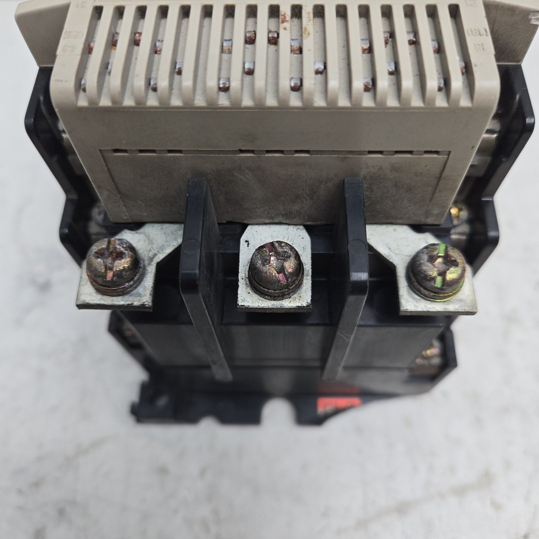 Mitsubishi S-K95 Magnetic Contactor 3 Pole w/ TH-K60TAKP Overload Relay Damage