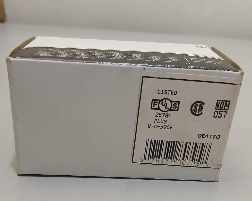 LEVITON TWIST LOCKING PLUG 2621