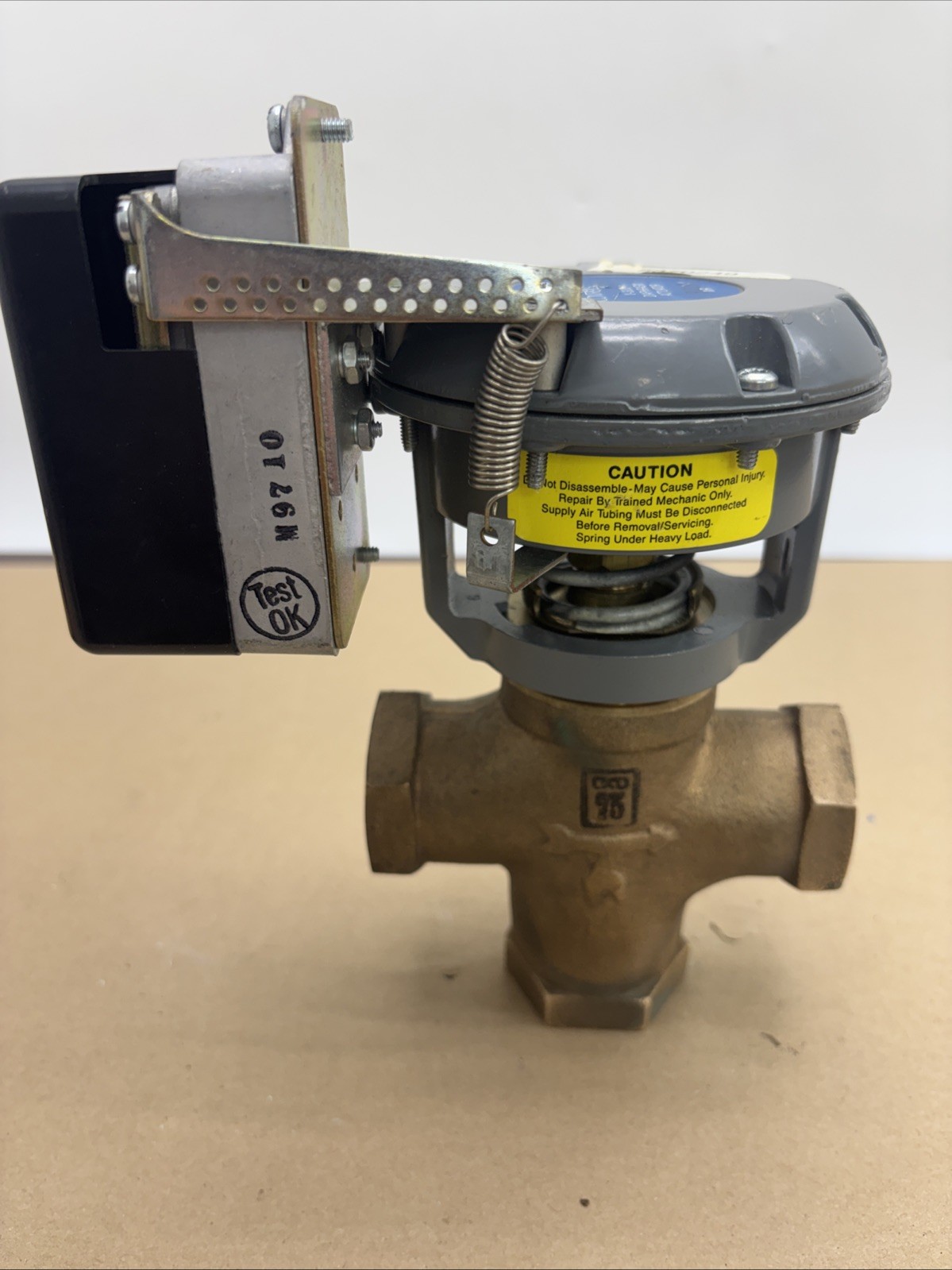 New Johnson Controls V-3000-1 Diaphragm Actuator 1 1/4 Brass T Warranty