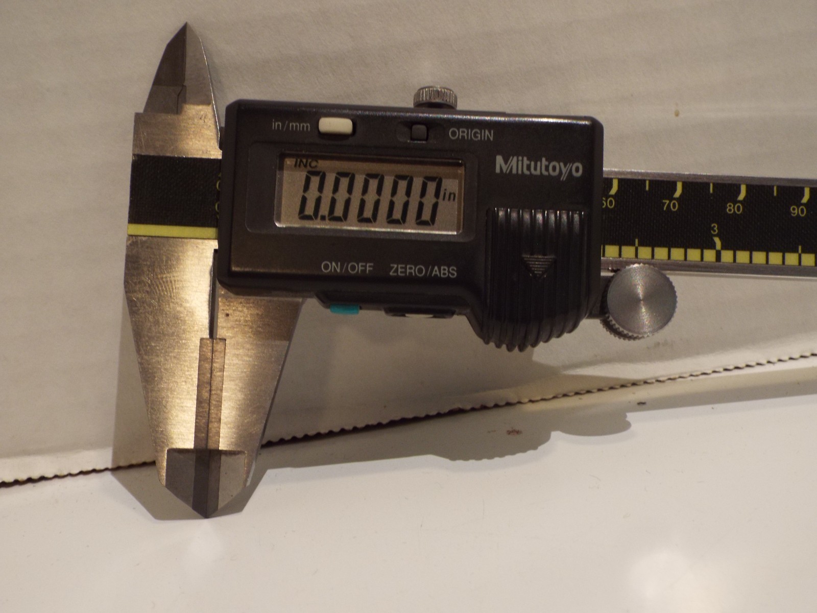 Mitutoyo Digimatic 0-6″ Digital Caliper 500-175 Model CD-6″CWW Carbide Faced