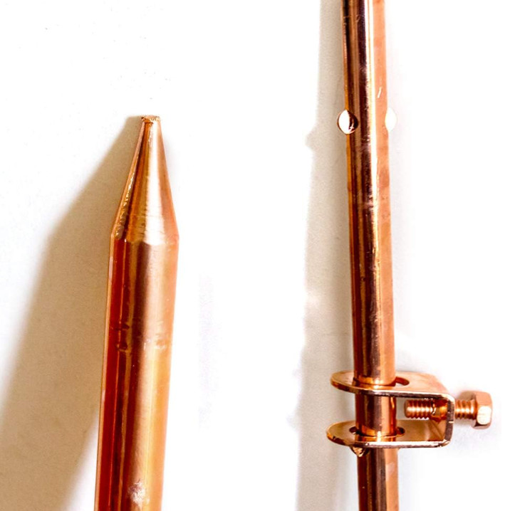 Juego 2 varillas tierra 4′ 3/8″ con abrazadera para cercas y sistemas eléctricos