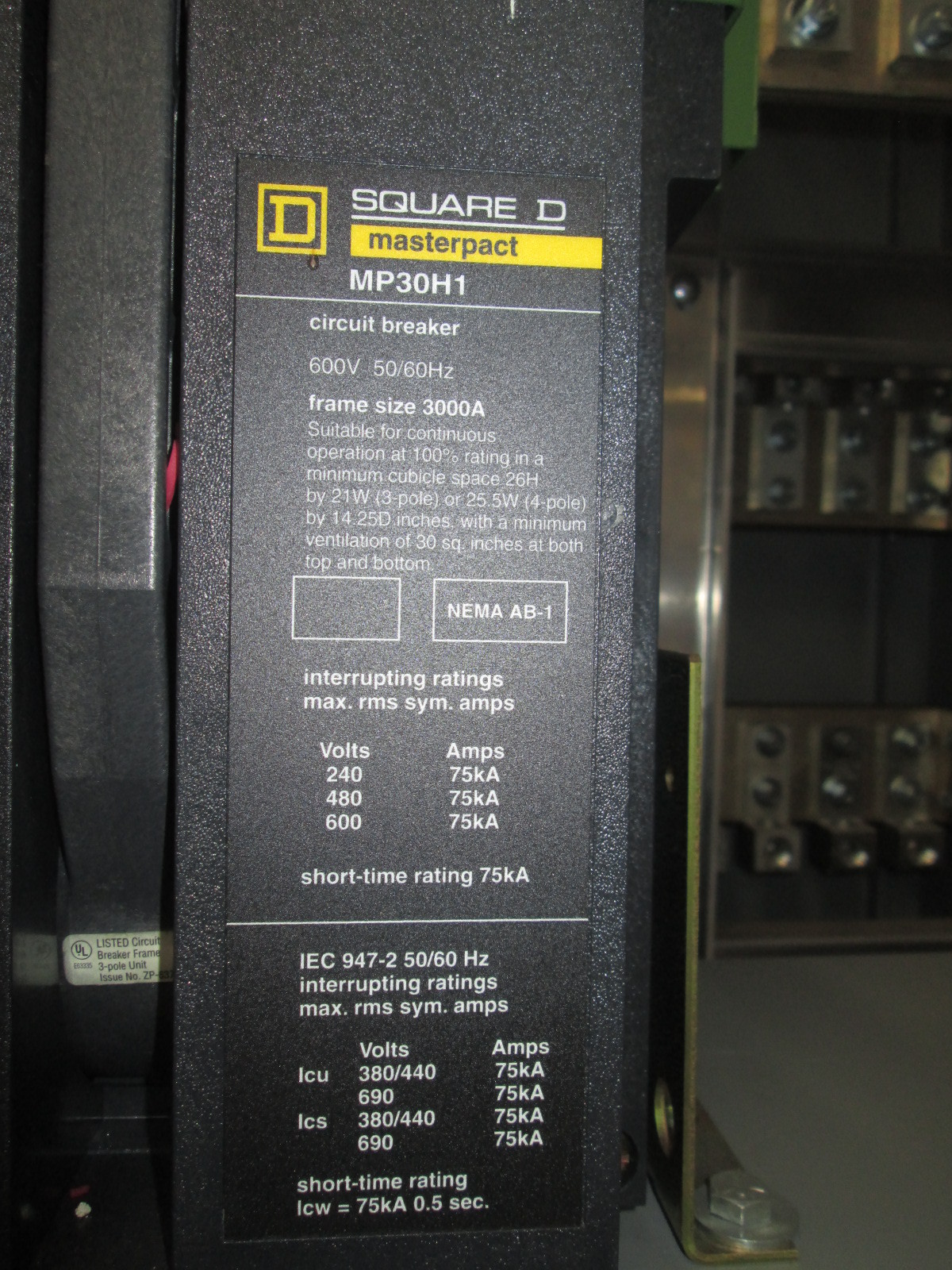 Sq D MP30H1 Masterpact Breaker 3000A 3P 600V EO/FM 24V DC Control Surplus