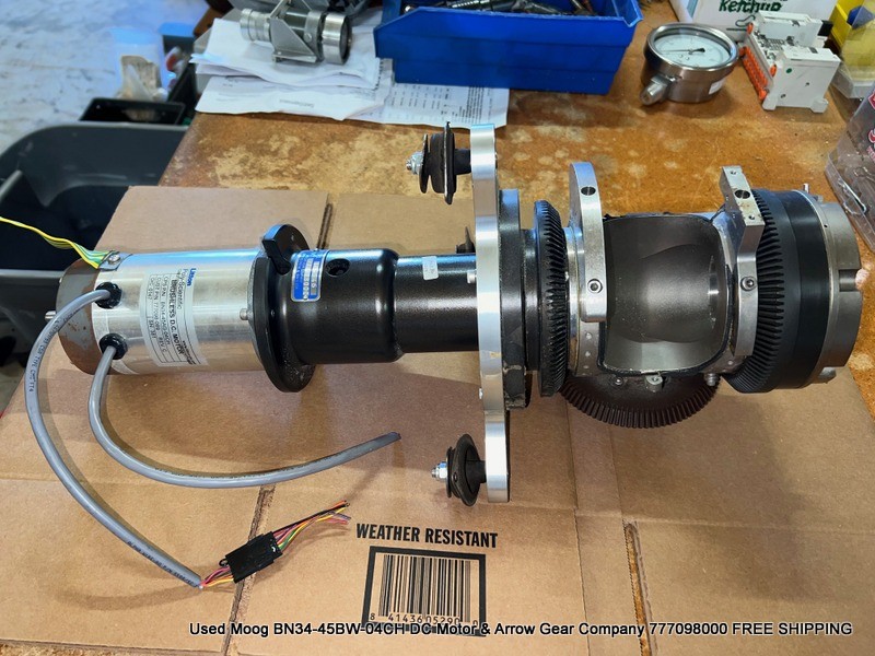 Used Moog BN34-45AG-04CH DC Motor & Arrow Gear Company 777098000 FREE SHIPPING