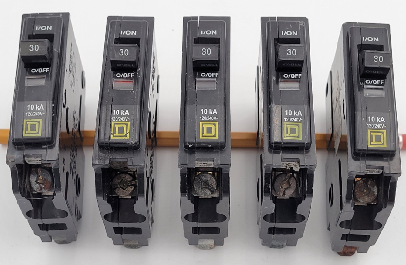 Square D QO130 30 Amp 1-Pole Plug-On 120 V AC Circuit Breaker (Lot of 5) USED