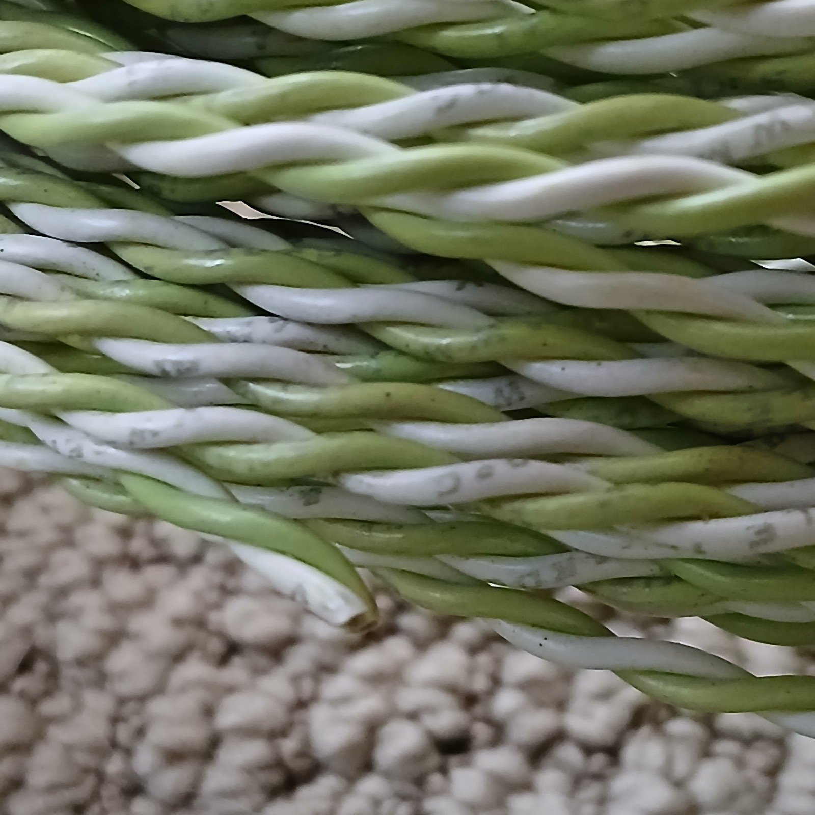 18 AWG UL1061 300V Hook-up Wire Green & White Twisted Pair ~ONE 100 foot hank