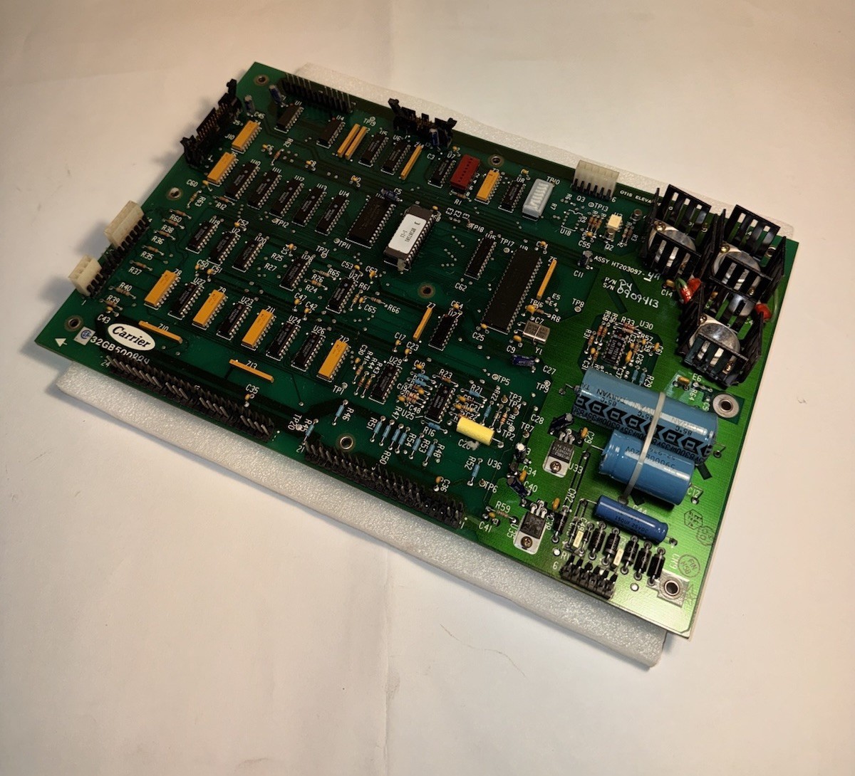 UNITED TECHNOLOGIES 32GB500884 Carrier Board