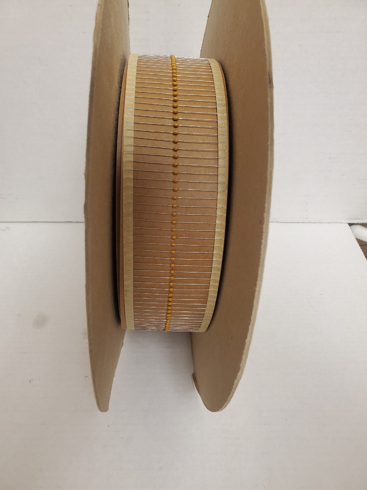 AVX SA102A220JAA 22pF 200V 5% NPO Ceramic Capacitor NEW NOS CUT TAPE Lot 500 Pcs