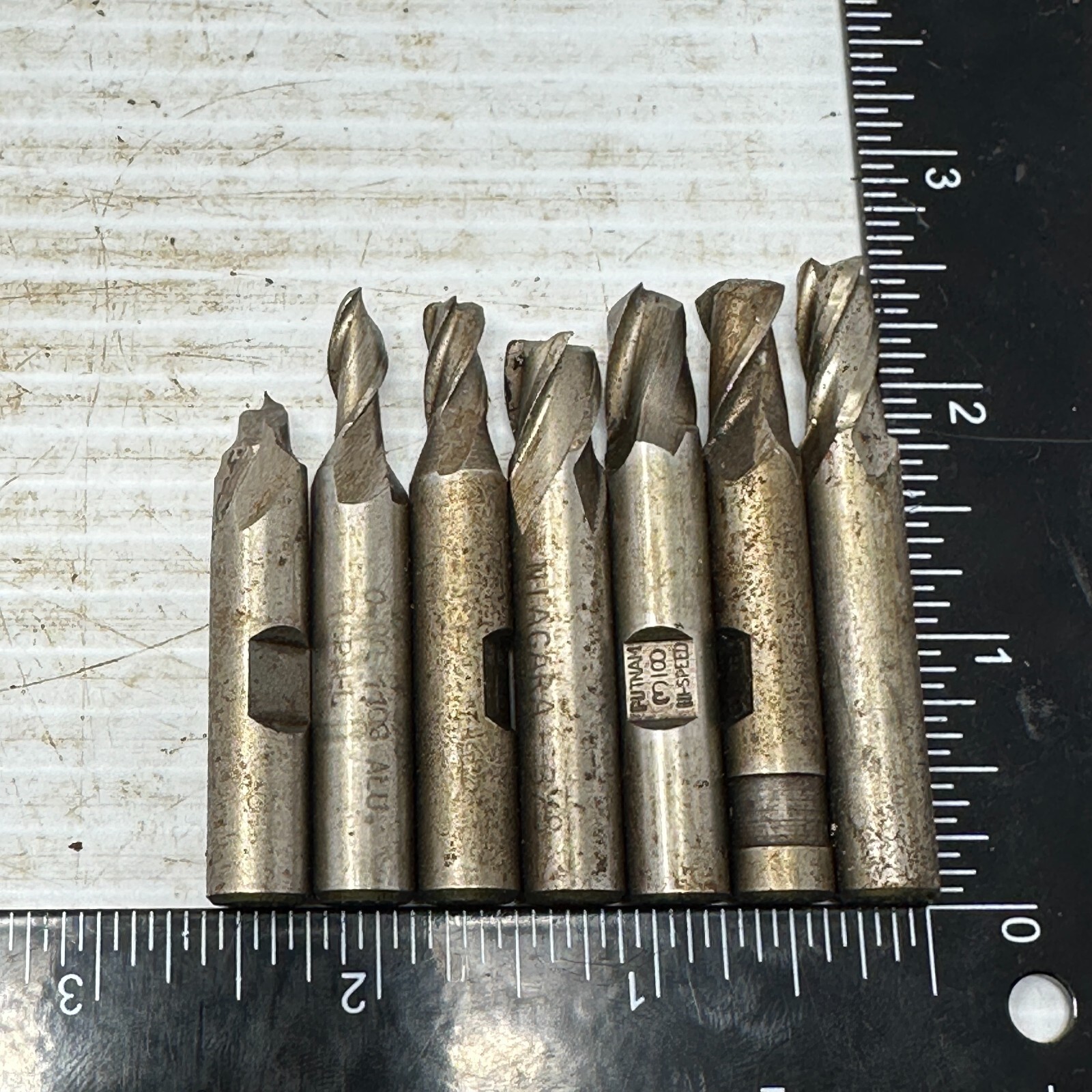 Lot of 7 End Mills 2 and 4 Flutes 3/8″ , 1/4″ Diameter Putnam Niagara Israel