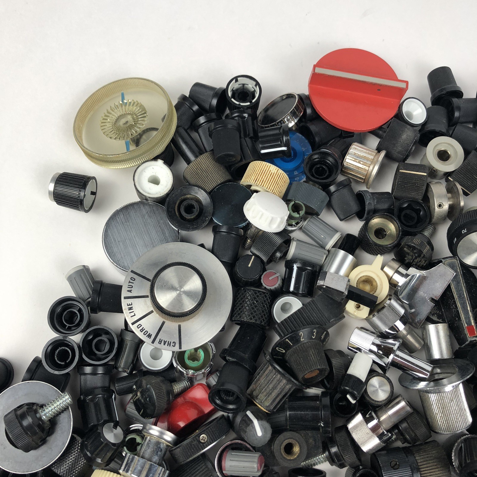 4lbs Lot of Electronics & Audio Knobs (Music Equipment, Hifi, Appliance)