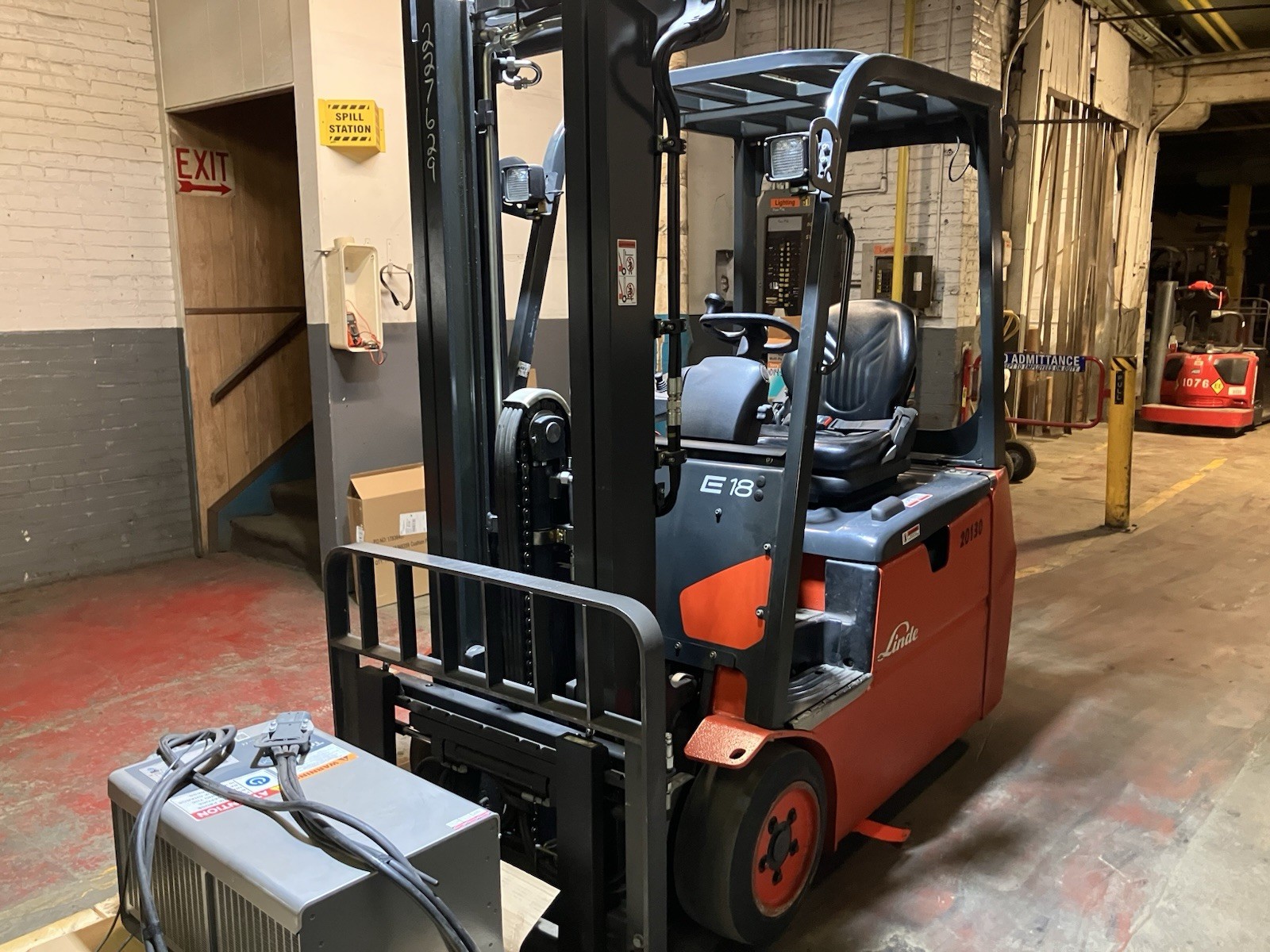 2020 Linde 3600 LB Forklift with Side Shift and Triple mast lithium-ion battery