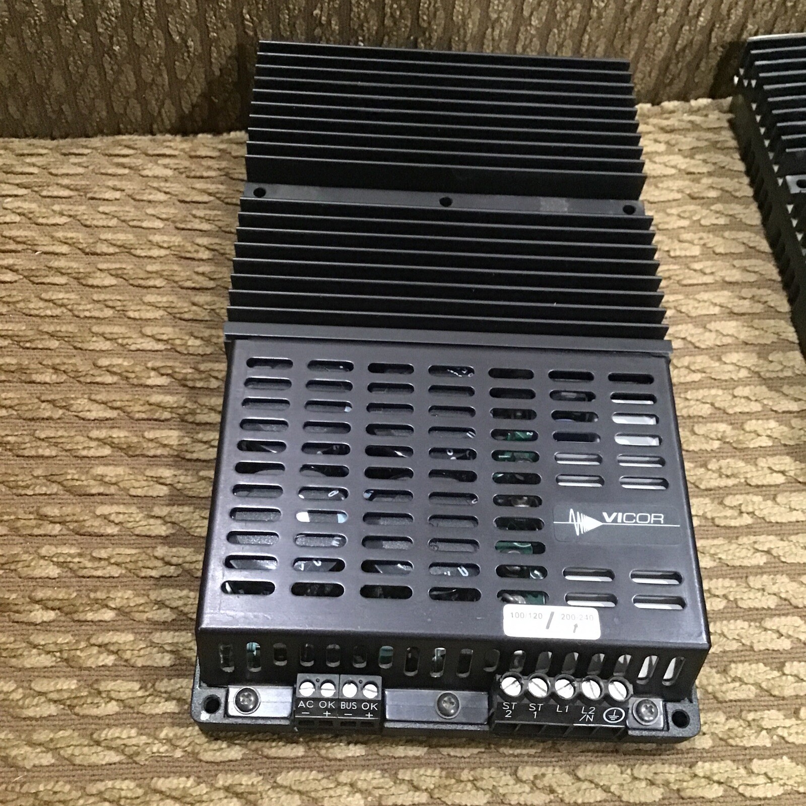 VICOR VI-MF1-EQ 100-120/200-240V POWER SUPPLY! Flat Pac. Fast Shipping