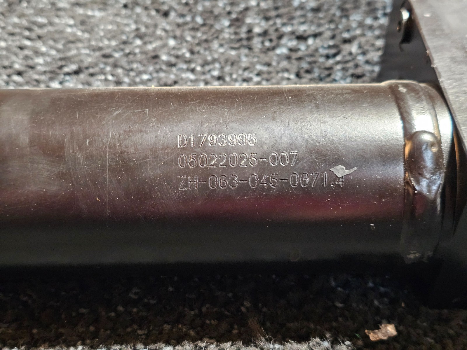 Hydraulic Welded Cylinder 2.89″ OD x 36″ Retracted Length x 1.77″ Rod Diameter